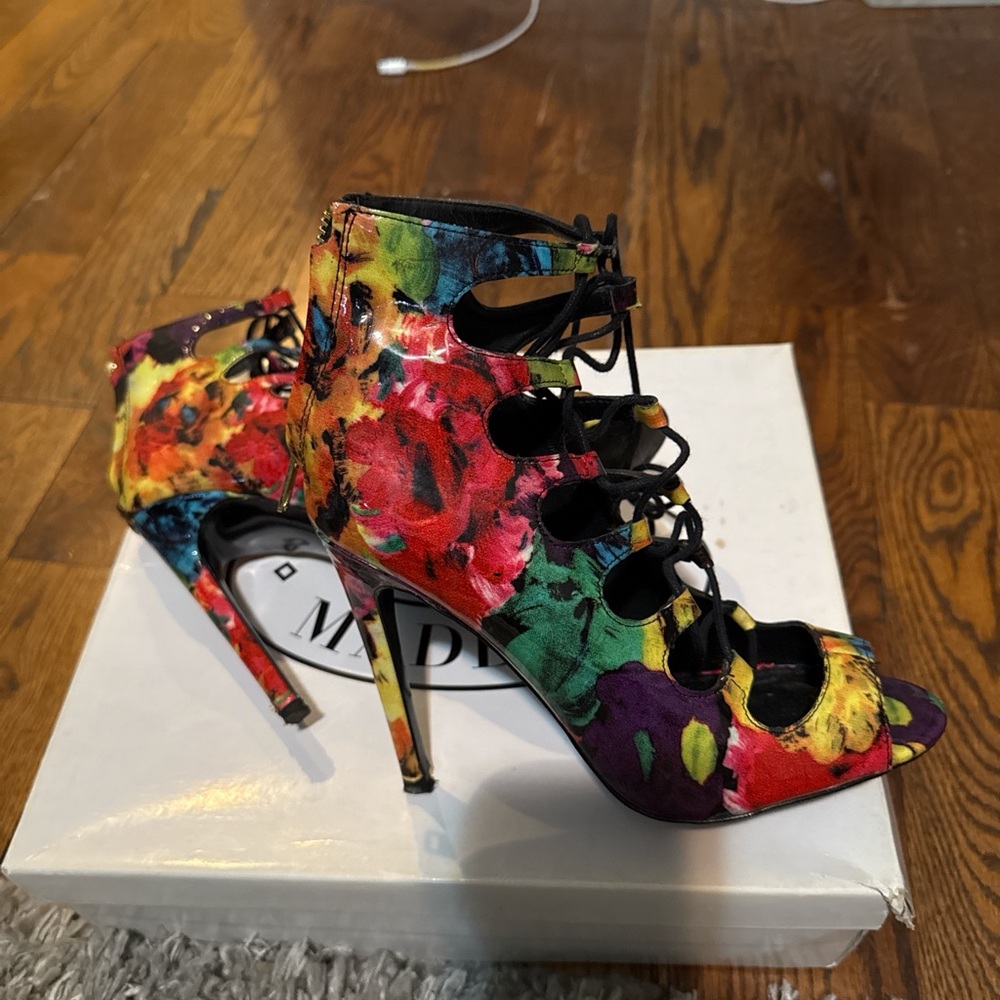 Colorful Lace-Up Women's Heels